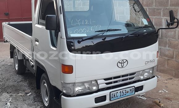 Comprar Novo Toyota HiAce Branco Caminhão em Maputo em Maputo