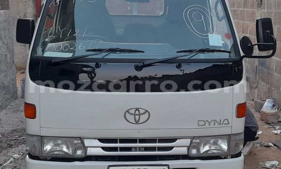 Comprar Novo Toyota HiAce Branco Caminhão em Maputo em Maputo Comprar Novo Toyota HiAce Branco Caminhão em Maputo em Maputo