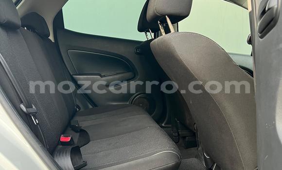 Nunua Ilio tumika Mazda Demio Nyeupe Gari ndani ya Maputo nchini Maputo Nunua Ilio tumika Mazda Demio Nyeupe Gari ndani ya Maputo nchini Maputo
