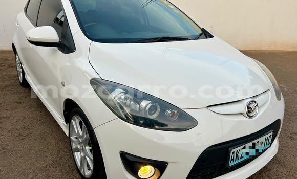 Nunua Ilio tumika Mazda Demio Nyeupe Gari ndani ya Maputo nchini Maputo Nunua Ilio tumika Mazda Demio Nyeupe Gari ndani ya Maputo nchini Maputo