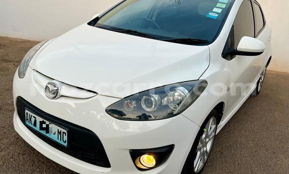 Nunua Ilio tumika Mazda Demio Nyeupe Gari ndani ya Maputo nchini Maputo Nunua Ilio tumika Mazda Demio Nyeupe Gari ndani ya Maputo nchini Maputo