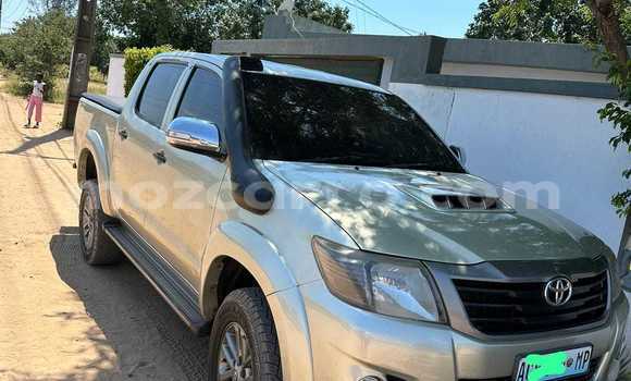 Nunua Ilio tumika Toyota Hilux Nyeupe Gari ndani ya Maputo nchini Maputo Nunua Ilio tumika Toyota Hilux Nyeupe Gari ndani ya Maputo nchini Maputo