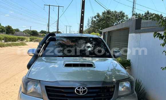 Nunua Ilio tumika Toyota Hilux Nyeupe Gari ndani ya Maputo nchini Maputo Nunua Ilio tumika Toyota Hilux Nyeupe Gari ndani ya Maputo nchini Maputo