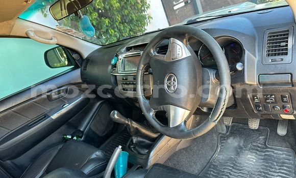 Nunua Ilio tumika Toyota Hilux Nyeupe Gari ndani ya Maputo nchini Maputo Nunua Ilio tumika Toyota Hilux Nyeupe Gari ndani ya Maputo nchini Maputo