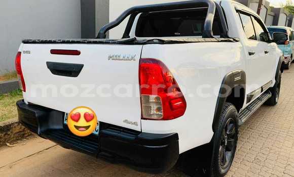 Buy Used Toyota Hilux White Car in Maputo in Maputo Buy Used Toyota Hilux White Car in Maputo in Maputo