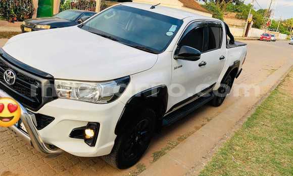 Buy Used Toyota Hilux White Car in Maputo in Maputo Buy Used Toyota Hilux White Car in Maputo in Maputo