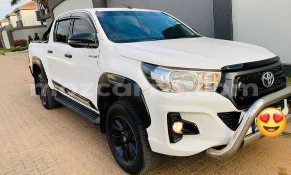 Buy Used Toyota Hilux White Car in Maputo in Maputo Buy Used Toyota Hilux White Car in Maputo in Maputo