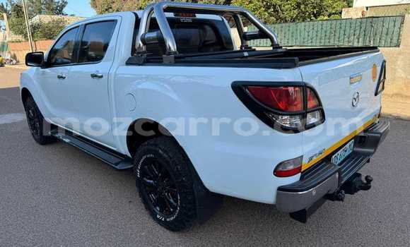 Nunua Ilio tumika Mazda BT-50 Nyeupe Gari ndani ya Maputo nchini Maputo Nunua Ilio tumika Mazda BT-50 Nyeupe Gari ndani ya Maputo nchini Maputo