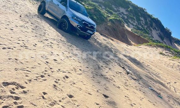 Comprar Usado Toyota Hilux Prata Carro em Maputo em Maputo Comprar Usado Toyota Hilux Prata Carro em Maputo em Maputo