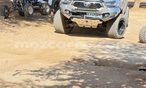 Comprar Usado Toyota Hilux Prata Carro em Maputo em Maputo Comprar Usado Toyota Hilux Prata Carro em Maputo em Maputo