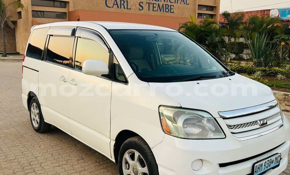 Nunua Ilio tumika Toyota Noah Nyeupe Gari ndani ya Maputo nchini Maputo Nunua Ilio tumika Toyota Noah Nyeupe Gari ndani ya Maputo nchini Maputo