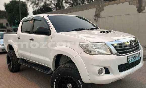Nunua Ilio tumika Toyota Hilux Nyeupe Gari ndani ya Maputo nchini Maputo Nunua Ilio tumika Toyota Hilux Nyeupe Gari ndani ya Maputo nchini Maputo
