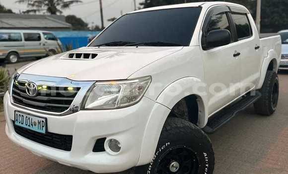 Nunua Ilio tumika Toyota Hilux Nyeupe Gari ndani ya Maputo nchini Maputo Nunua Ilio tumika Toyota Hilux Nyeupe Gari ndani ya Maputo nchini Maputo
