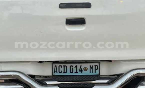 Nunua Ilio tumika Toyota Hilux Nyeupe Gari ndani ya Maputo nchini Maputo Nunua Ilio tumika Toyota Hilux Nyeupe Gari ndani ya Maputo nchini Maputo