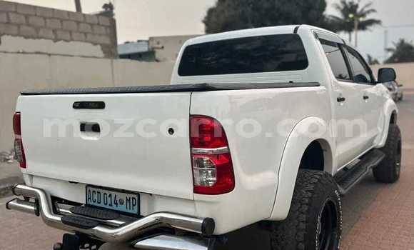 Nunua Ilio tumika Toyota Hilux Nyeupe Gari ndani ya Maputo nchini Maputo Nunua Ilio tumika Toyota Hilux Nyeupe Gari ndani ya Maputo nchini Maputo