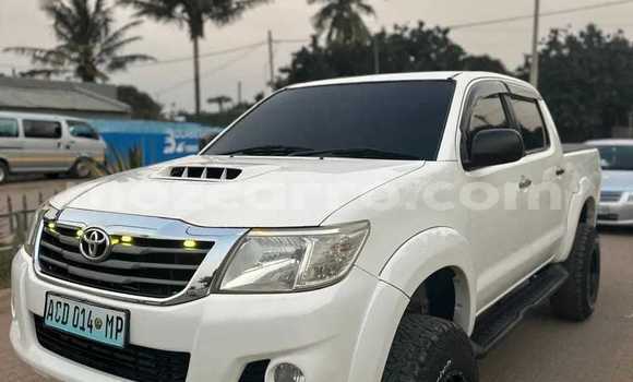 Nunua Ilio tumika Toyota Hilux Nyeupe Gari ndani ya Maputo nchini Maputo Nunua Ilio tumika Toyota Hilux Nyeupe Gari ndani ya Maputo nchini Maputo
