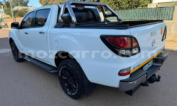 Comprar Usado Mazda BT-50 Branco Carro em Maputo em Maputo Comprar Usado Mazda BT-50 Branco Carro em Maputo em Maputo