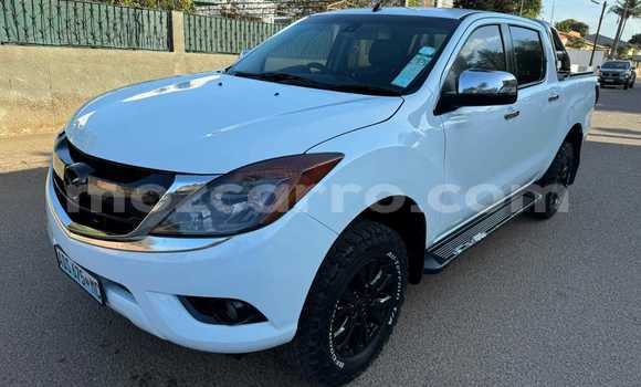 Comprar Usado Mazda BT-50 Branco Carro em Maputo em Maputo Comprar Usado Mazda BT-50 Branco Carro em Maputo em Maputo