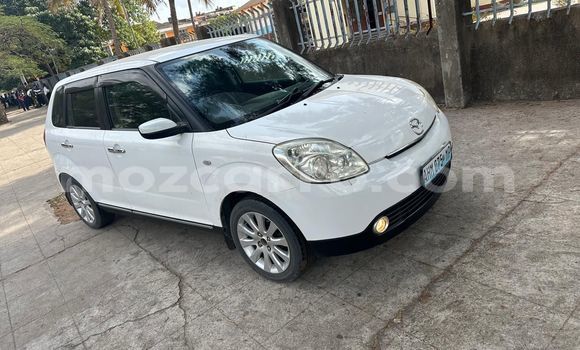 Tenga Tsaru Mazda Verisa Chena Mota in Maputo in Maputo