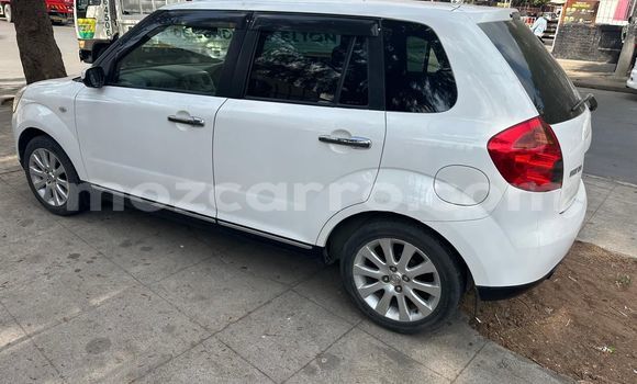 Nunua Ilio tumika Mazda Verisa Nyeupe Gari ndani ya Maputo nchini Maputo Nunua Ilio tumika Mazda Verisa Nyeupe Gari ndani ya Maputo nchini Maputo