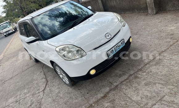 Nunua Ilio tumika Mazda Verisa Nyeupe Gari ndani ya Maputo nchini Maputo Nunua Ilio tumika Mazda Verisa Nyeupe Gari ndani ya Maputo nchini Maputo