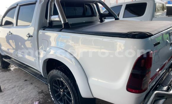 Nunua Ilio tumika Toyota Hilux Nyeupe Gari ndani ya Maputo nchini Maputo Nunua Ilio tumika Toyota Hilux Nyeupe Gari ndani ya Maputo nchini Maputo