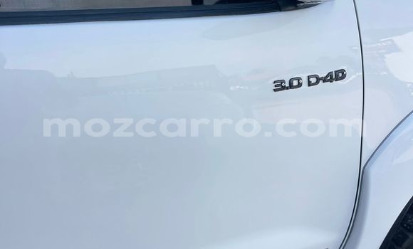 Nunua Ilio tumika Toyota Hilux Nyeupe Gari ndani ya Maputo nchini Maputo Nunua Ilio tumika Toyota Hilux Nyeupe Gari ndani ya Maputo nchini Maputo