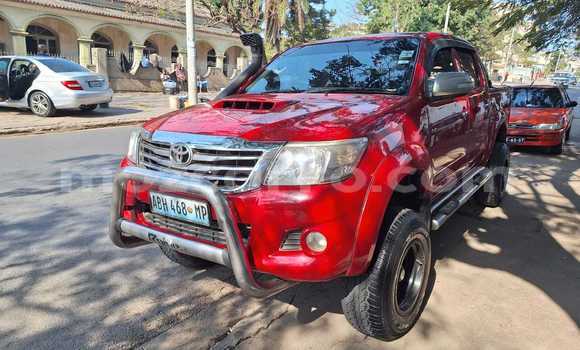 Nunua Ilio tumika Toyota Hilux Nyekundu Gari ndani ya Maputo nchini Maputo