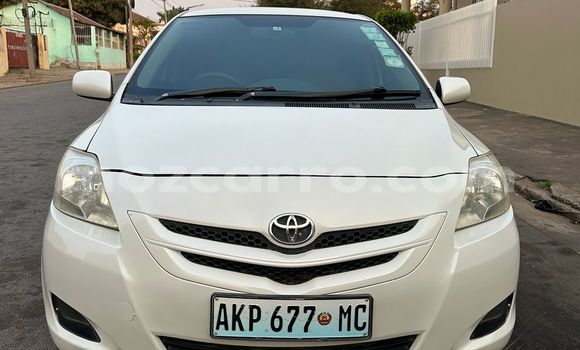 Comprar Usado Toyota Belta Branco Carro em Maputo em Maputo