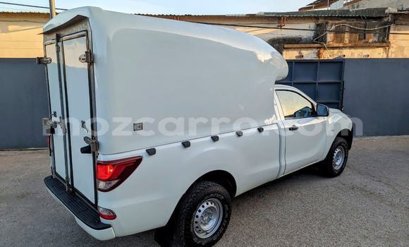 Nunua Ilio tumika Mazda BT-50 Nyeupe Gari ndani ya Maputo nchini Maputo Nunua Ilio tumika Mazda BT-50 Nyeupe Gari ndani ya Maputo nchini Maputo