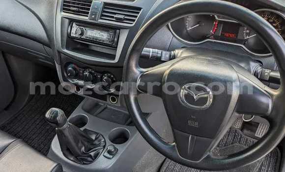 Nunua Ilio tumika Mazda BT-50 Nyeupe Gari ndani ya Maputo nchini Maputo Nunua Ilio tumika Mazda BT-50 Nyeupe Gari ndani ya Maputo nchini Maputo