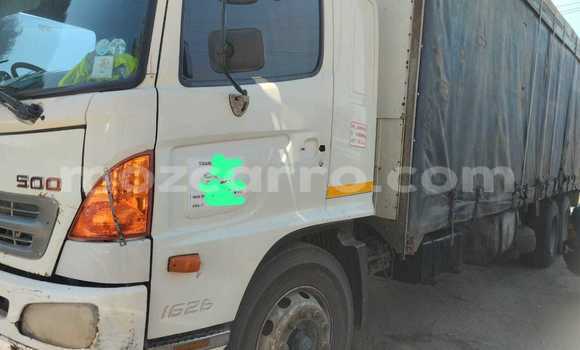 Buy Used Hino 300 Series White Truck in Maputo in Maputo Buy Used Hino 300 Series White Truck in Maputo in Maputo