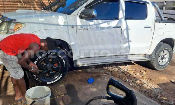 Tenga Tsaru Toyota Hilux Chena Mota in Maputo in Maputo Tenga Tsaru Toyota Hilux Chena Mota in Maputo in Maputo