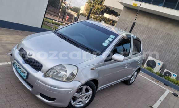 Comprar Usado Toyota Vitz Prata Carro em Maputo em Maputo
