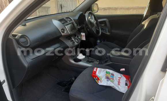 Nunua Ilio tumika Toyota RAV4 Nyeupe Gari ndani ya Maputo nchini Maputo Nunua Ilio tumika Toyota RAV4 Nyeupe Gari ndani ya Maputo nchini Maputo