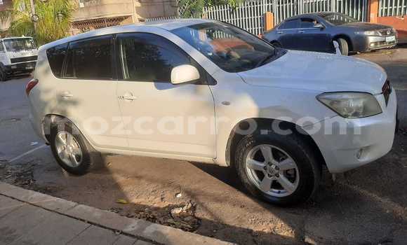 Nunua Ilio tumika Toyota RAV4 Nyeupe Gari ndani ya Maputo nchini Maputo Nunua Ilio tumika Toyota RAV4 Nyeupe Gari ndani ya Maputo nchini Maputo