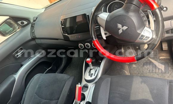Nunua Ilio tumika Mitsubishi Outlander Nyeusi Gari ndani ya Maputo nchini Maputo Nunua Ilio tumika Mitsubishi Outlander Nyeusi Gari ndani ya Maputo nchini Maputo