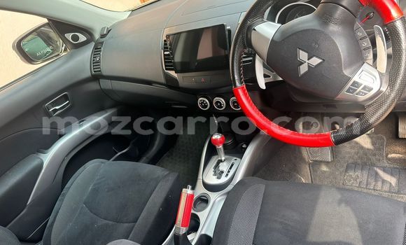 Nunua Ilio tumika Mitsubishi Outlander Nyeusi Gari ndani ya Maputo nchini Maputo Nunua Ilio tumika Mitsubishi Outlander Nyeusi Gari ndani ya Maputo nchini Maputo