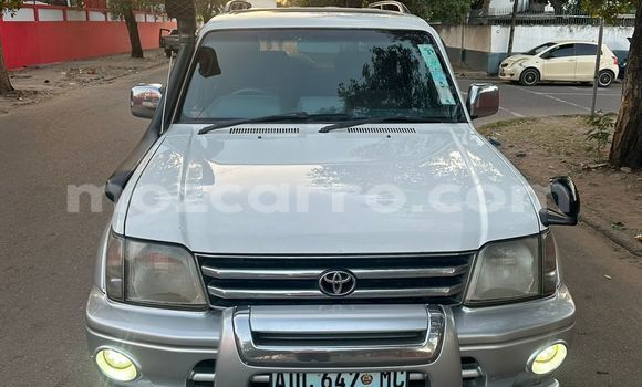 Buy Used Toyota Land Cruiser Prado White Car in Maputo in Maputo Buy Used Toyota Land Cruiser Prado White Car in Maputo in Maputo