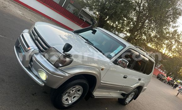 Buy Used Toyota Land Cruiser Prado White Car in Maputo in Maputo Buy Used Toyota Land Cruiser Prado White Car in Maputo in Maputo
