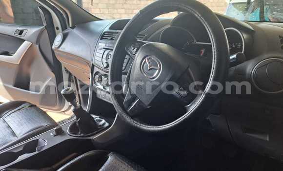 Comprar Usado Mazda BT-50 Branco Carro em Maputo em Maputo Comprar Usado Mazda BT-50 Branco Carro em Maputo em Maputo