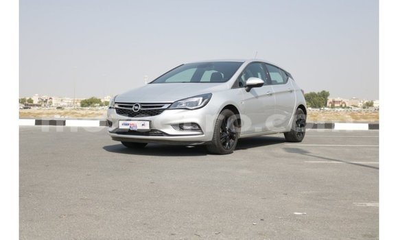 Comprar Importar Opel Astra Branco Carro em Import - Dubai em Cabo Delgado