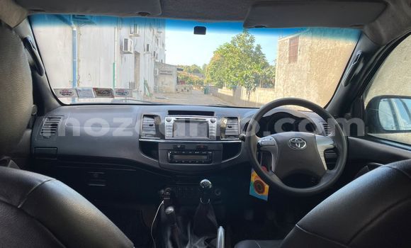 Buy Used Toyota Hilux White Car in Maputo in Maputo Buy Used Toyota Hilux White Car in Maputo in Maputo