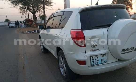 Nunua Ilio tumika Toyota RAV4 Nyeupe Gari ndani ya Maputo nchini Maputo Nunua Ilio tumika Toyota RAV4 Nyeupe Gari ndani ya Maputo nchini Maputo