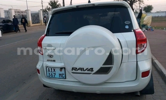Nunua Ilio tumika Toyota RAV4 Nyeupe Gari ndani ya Maputo nchini Maputo Nunua Ilio tumika Toyota RAV4 Nyeupe Gari ndani ya Maputo nchini Maputo
