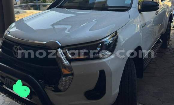 Tenga Tsaru Toyota Hilux Chena Mota in Maputo in Maputo Tenga Tsaru Toyota Hilux Chena Mota in Maputo in Maputo