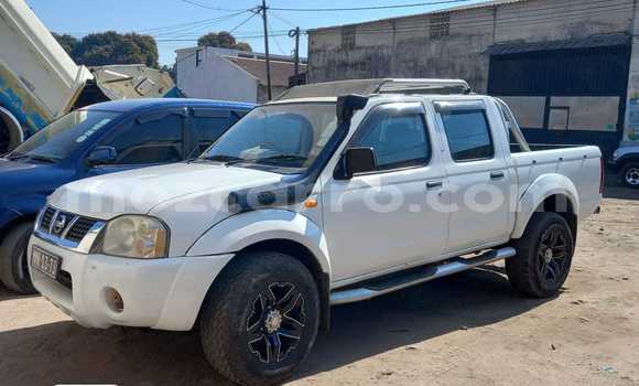 Comprar Usado Nissan Hardbody Branco Carro em Maputo em Maputo Comprar Usado Nissan Hardbody Branco Carro em Maputo em Maputo