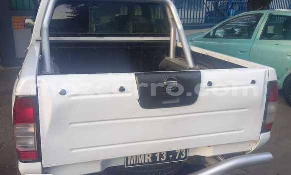 Comprar Usado Nissan Hardbody Branco Carro em Maputo em Maputo Comprar Usado Nissan Hardbody Branco Carro em Maputo em Maputo