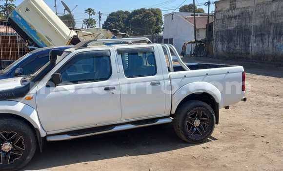 Comprar Usado Nissan Hardbody Branco Carro em Maputo em Maputo Comprar Usado Nissan Hardbody Branco Carro em Maputo em Maputo
