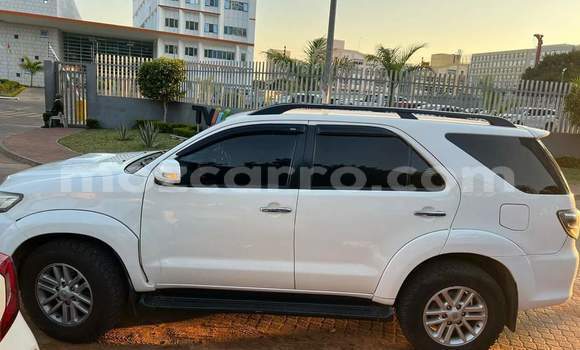 Buy Used Toyota Fortuner White Car in Maputo in Maputo
